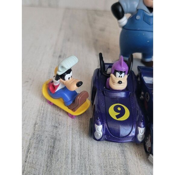 Car racing Pluto son car variety toy figure Disney skateboard - Picture 3 of 11